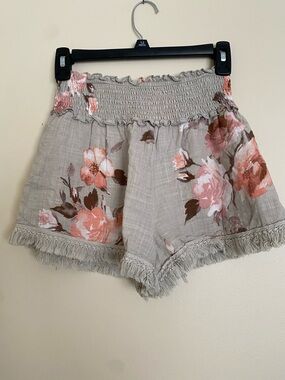 ILLA ILLA Beige Floral Smocked High-Waist Shorts with Fringe